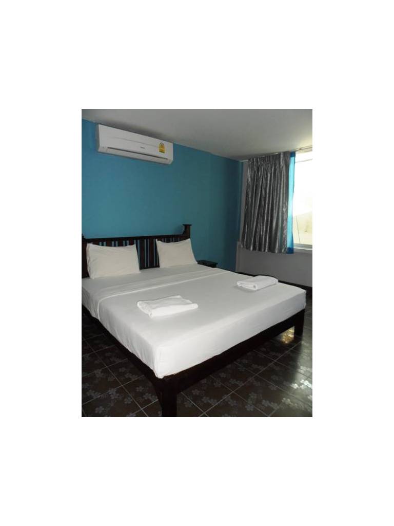 La-Mer Hostel 
