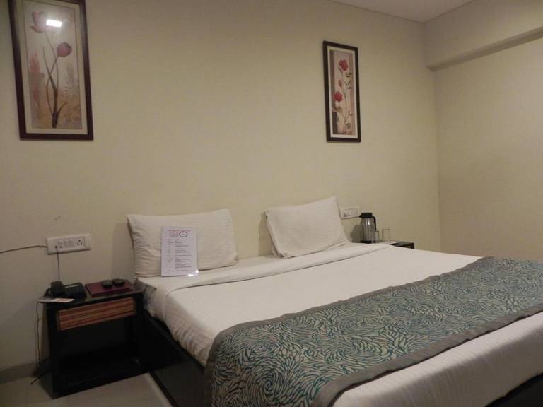 Reeva Suites 