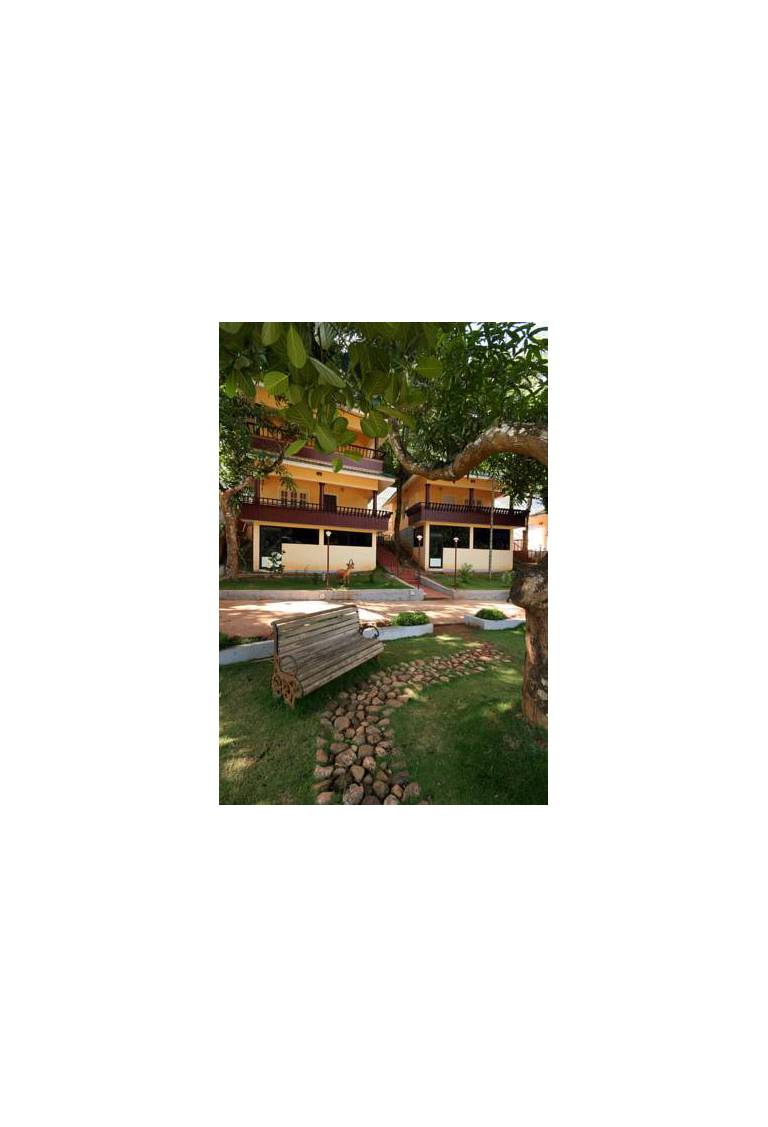 Aruvi Resort 