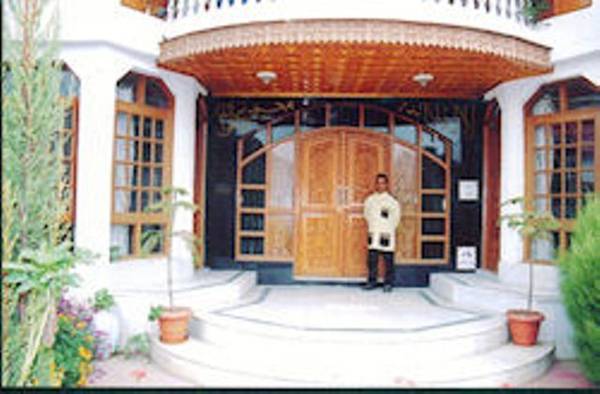 Hotel Akbar  2* Индия, Сринагар