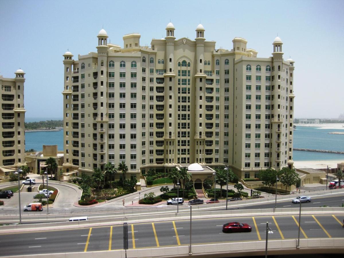 Клуб оаэ. Royal Club Palm Jumeirah Дубай. Royal Club Palm Jumeirah 4. Royal Homes отель Дубай. Royal Marina Inn Dubai.