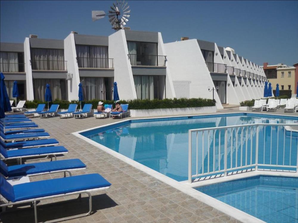 Penelope Beach Hotel 3*