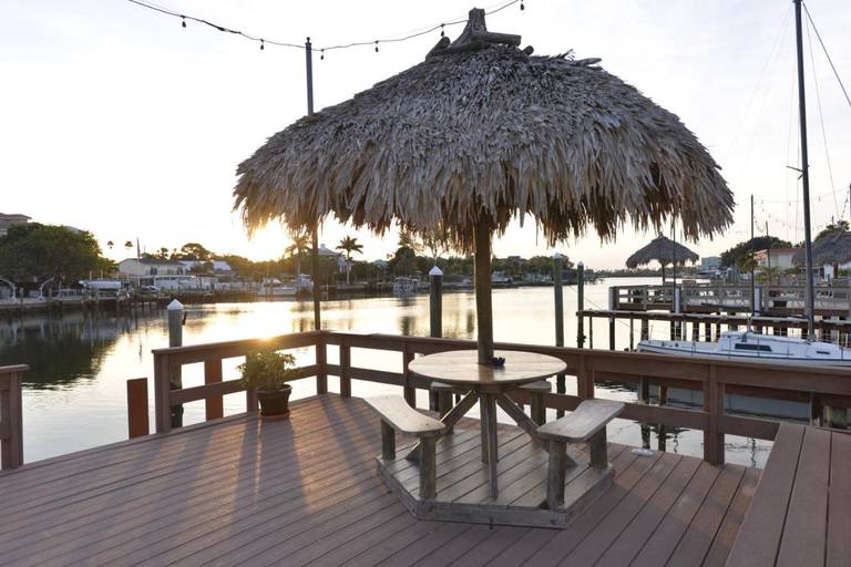 Bay Palms Waterfront Resort - Hotel and Marina 