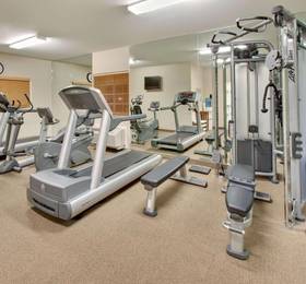 Candlewood Suites Philadelphia-Mount Laurel  в Маунт-Лореле