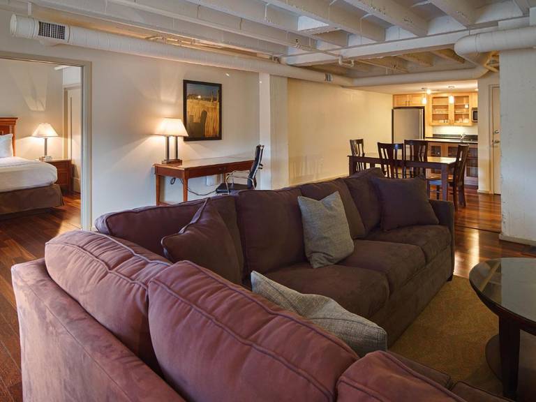 Grand Eastonian Hotel & Suites Easton 