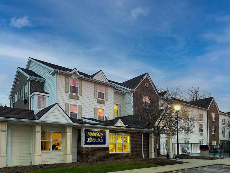 TownePlace Suites Cleveland Airport 