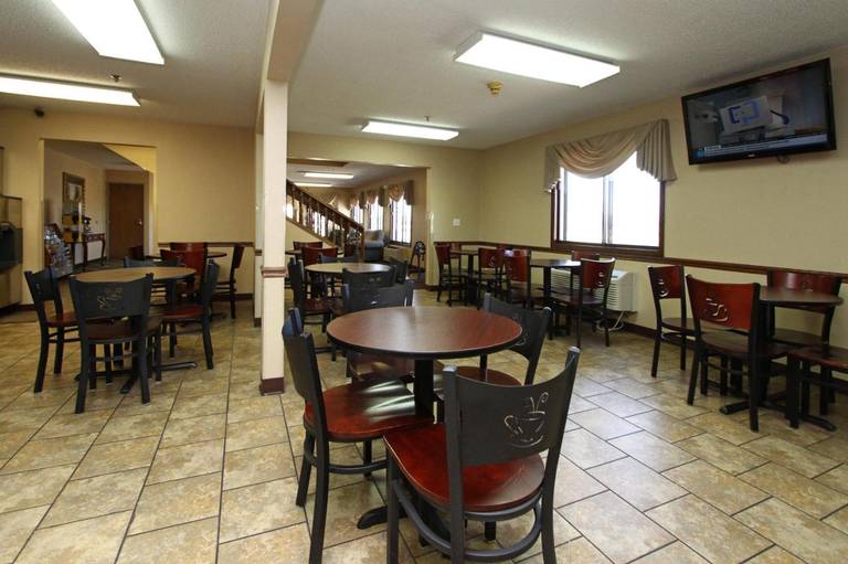 New Victorian Inn & Suites Kearney 