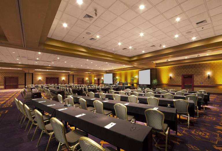 Radisson Hotel & Conference Center 