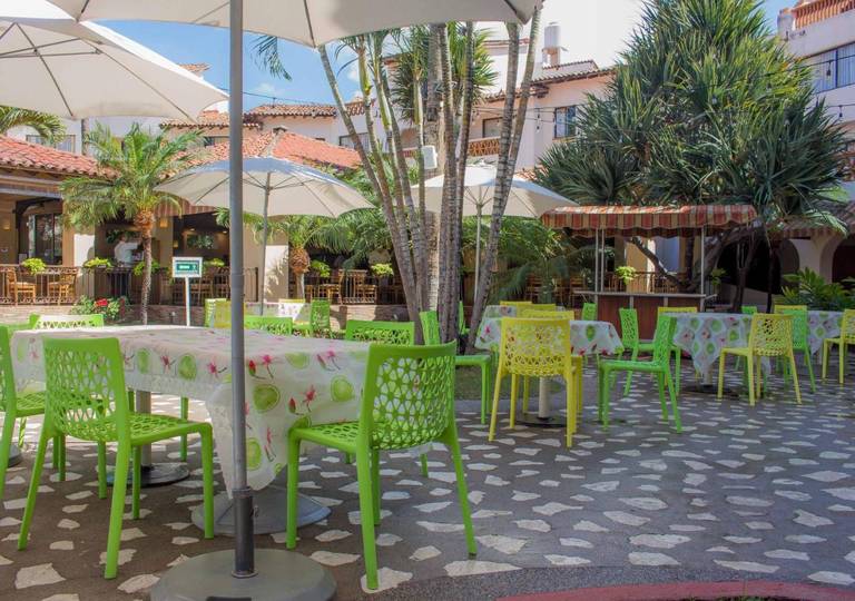 Plaza Pelicanos Grand Beach Resort 