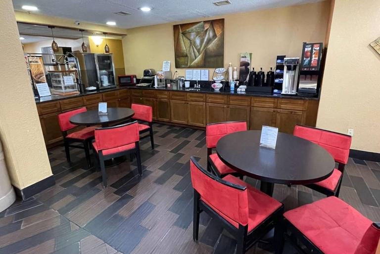 Microtel Inn & Suites Newport News 