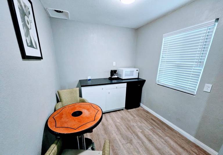 Economy Inn and Suites Ridgecrest 