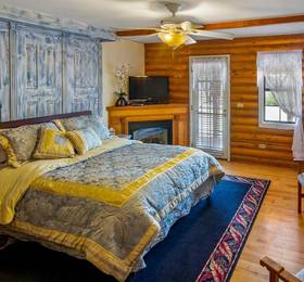 The Grand Living Bed & Breakfast  в Уильямсе