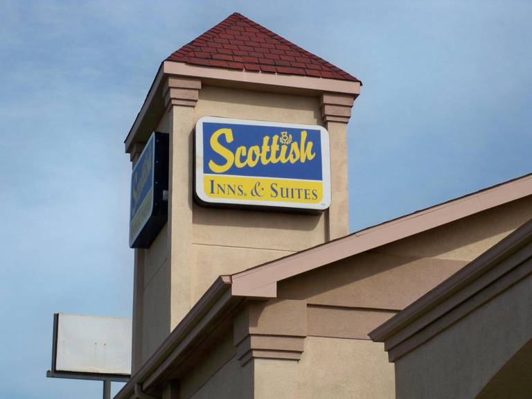 Scottish Inn and Suites Beaumont 