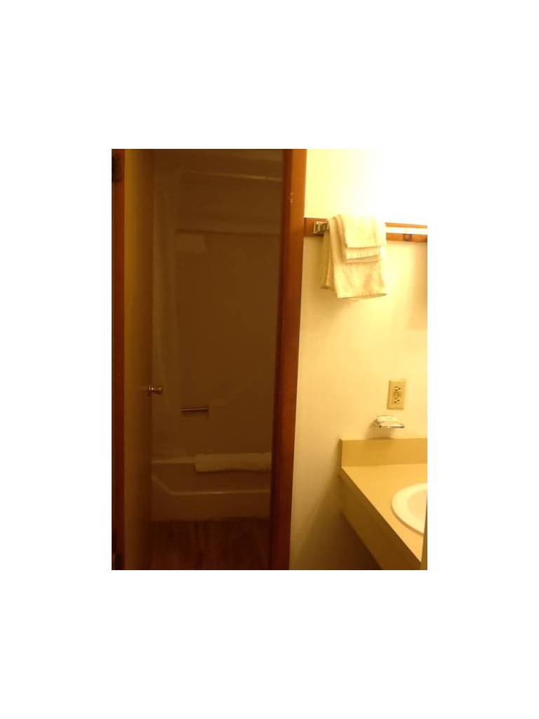 King Hendrick Motel and Suites 