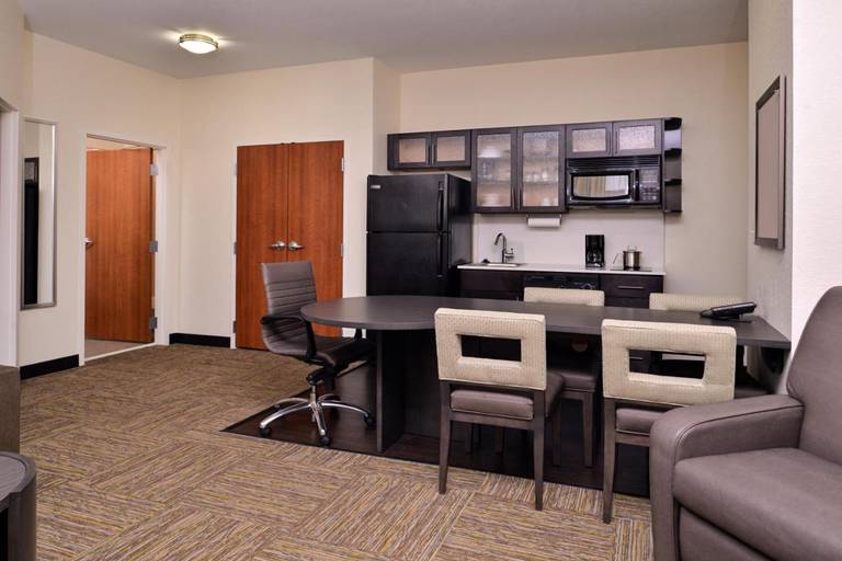 Candlewood Suites Terre Haute 