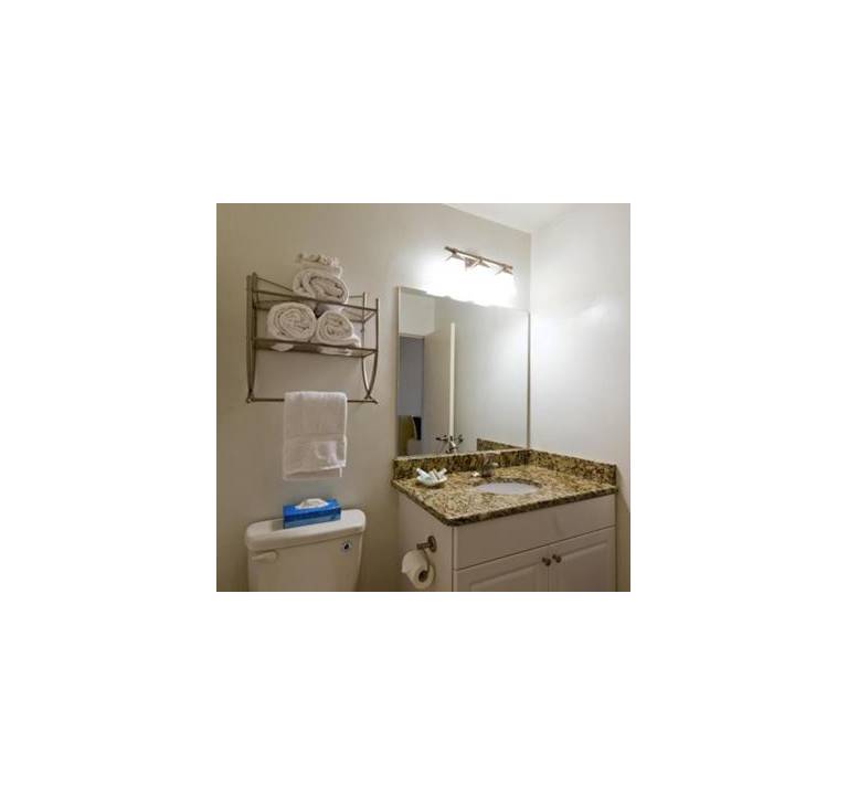 Legacy Harbour Hotel & Suites 
