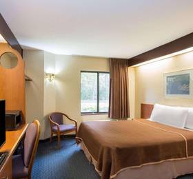 Travelodge Fort Myers Airport  в Форт-Майерсе