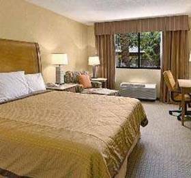 Phoenix Place Hotel & Suites  в Финиксе