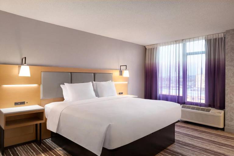 Skyview Plaza Hotel & Suites 