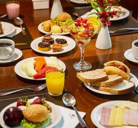 Hotel Laghetto Siena Gramado  в Грамаду