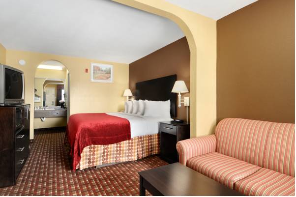 Lake Charles Inn and Suites 