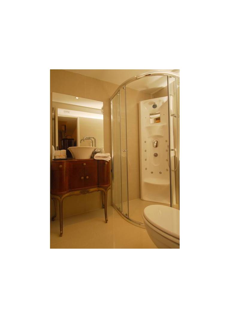 Aura Suites Boutique Hotel 