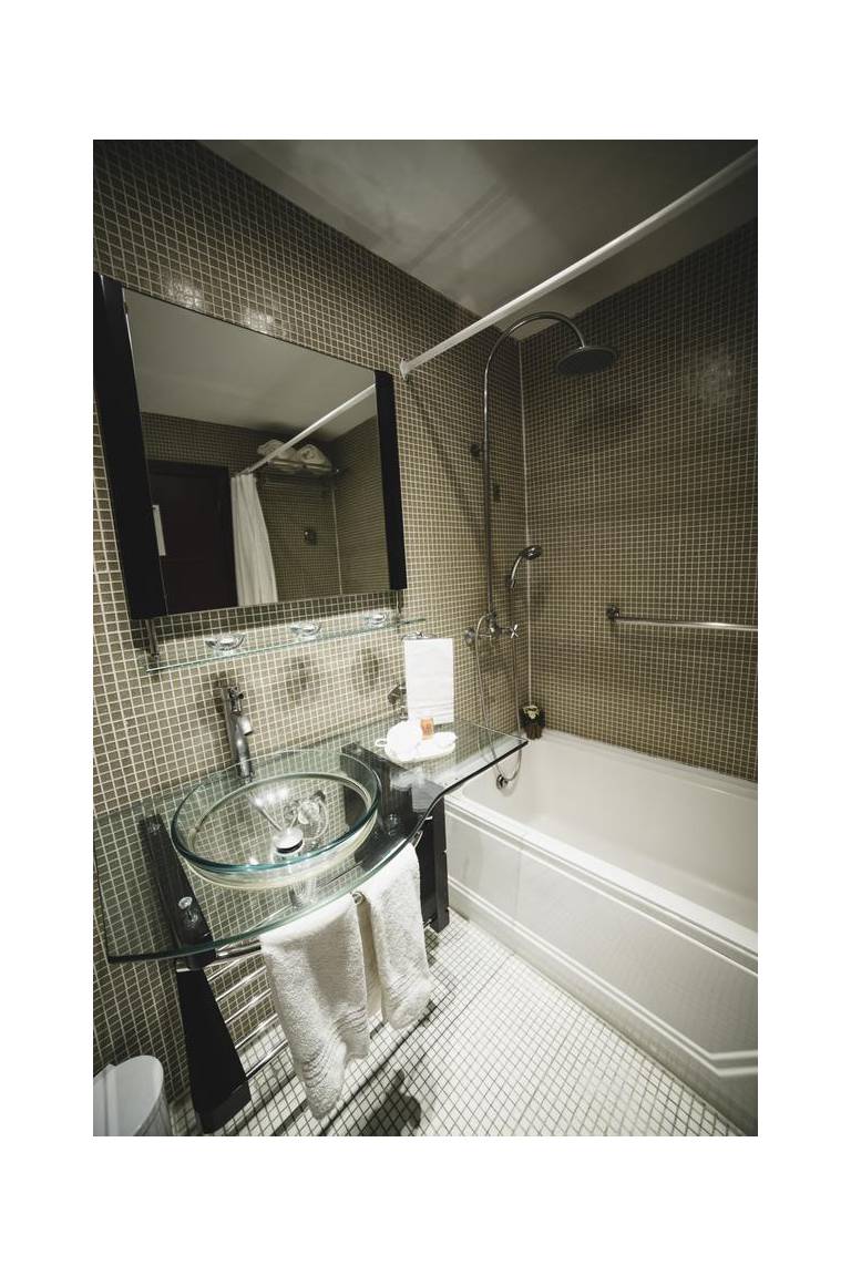 Ker Urquiza Hotel & Suites 