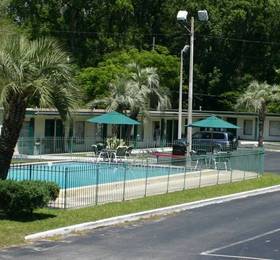 Bambi Motel - Gainesville  в Гейнсвилле