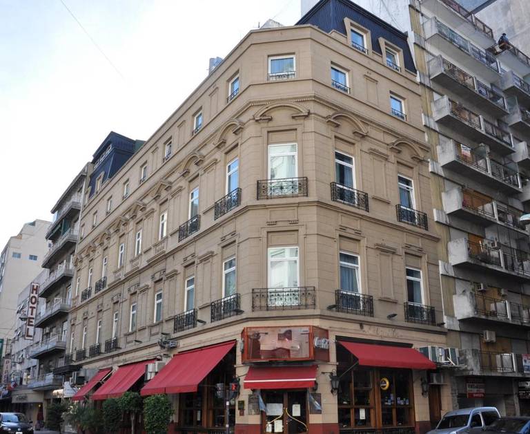 Europlaza Hotel & Suites 