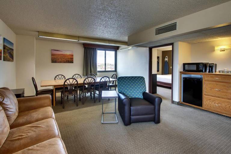Expressway Inn Bismarck 