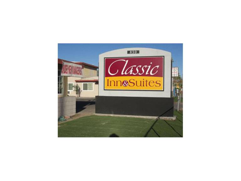 Classic Inn and Suites 