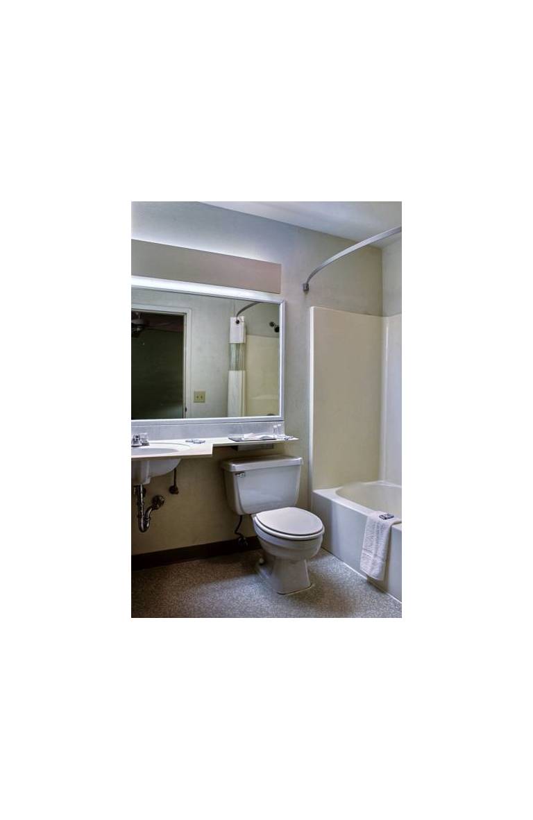 Watertown Rodeway Inn 