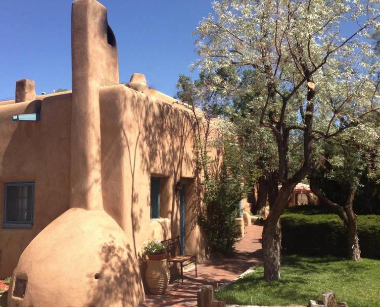 Pueblo Bonito B&B Inn 