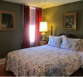 The Elephant Walk Inn  в Провинстауне