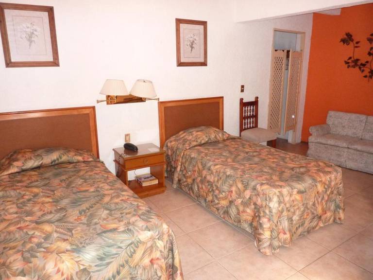 Hotel Bajo el Volcan 