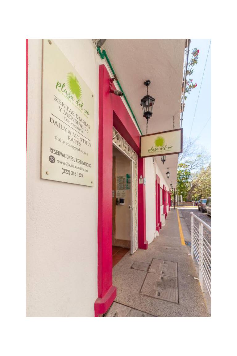 Suites Plaza del Rio 