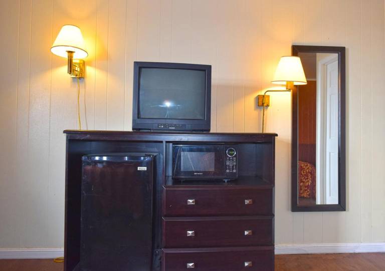 Skyview Manor Motel 