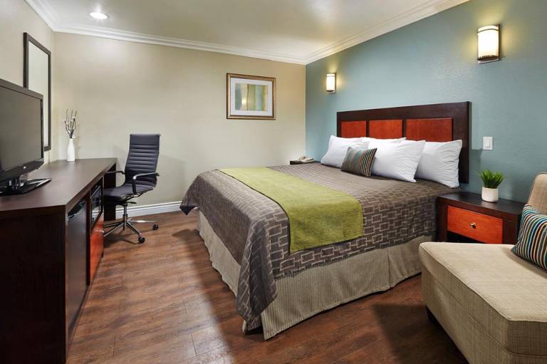 American Inn Downey 