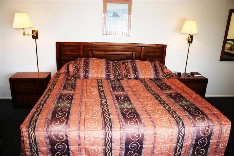 Antelope Hills Inn 