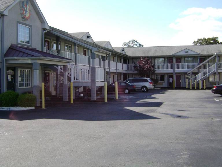 Journeys End Motel 