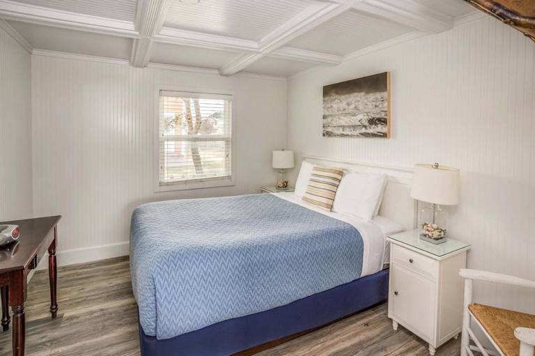 Cannon Beach Hotel 