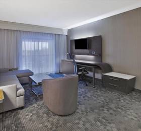 Courtyard Somerset  в Сомерсете