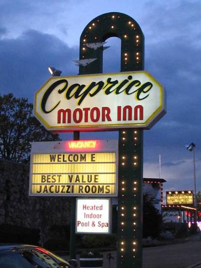 Caprice Motor Inn  1* США, Брэнсон