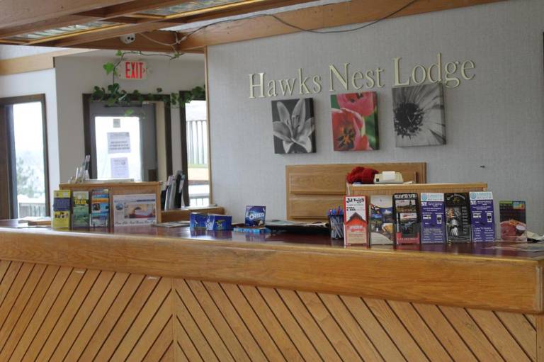 Hawk's Nest Lodge 