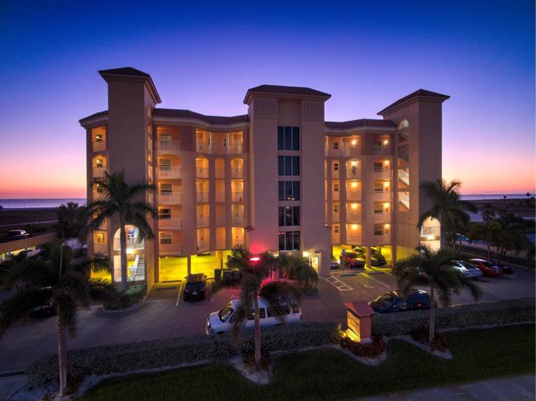 Surf Beach Resort 