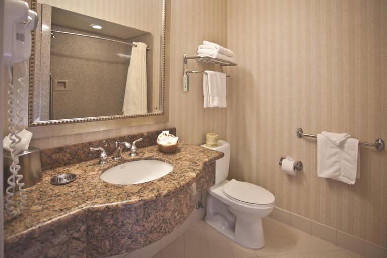 Bay Landing Hotel 