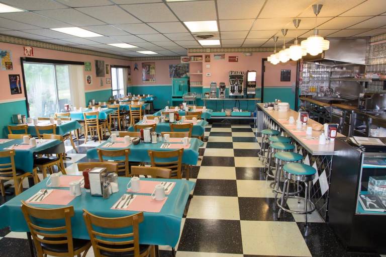 The Tidewater Inn 