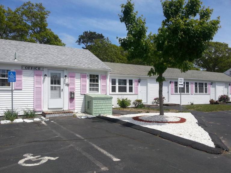 Bass River Motel 
