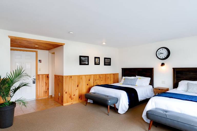 Town House Lodge 
