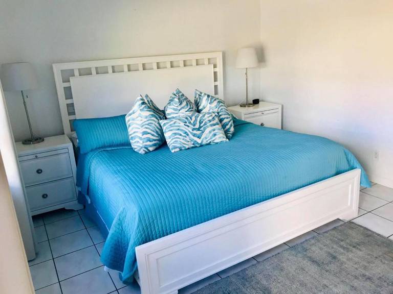 Ebb Tide Resort 